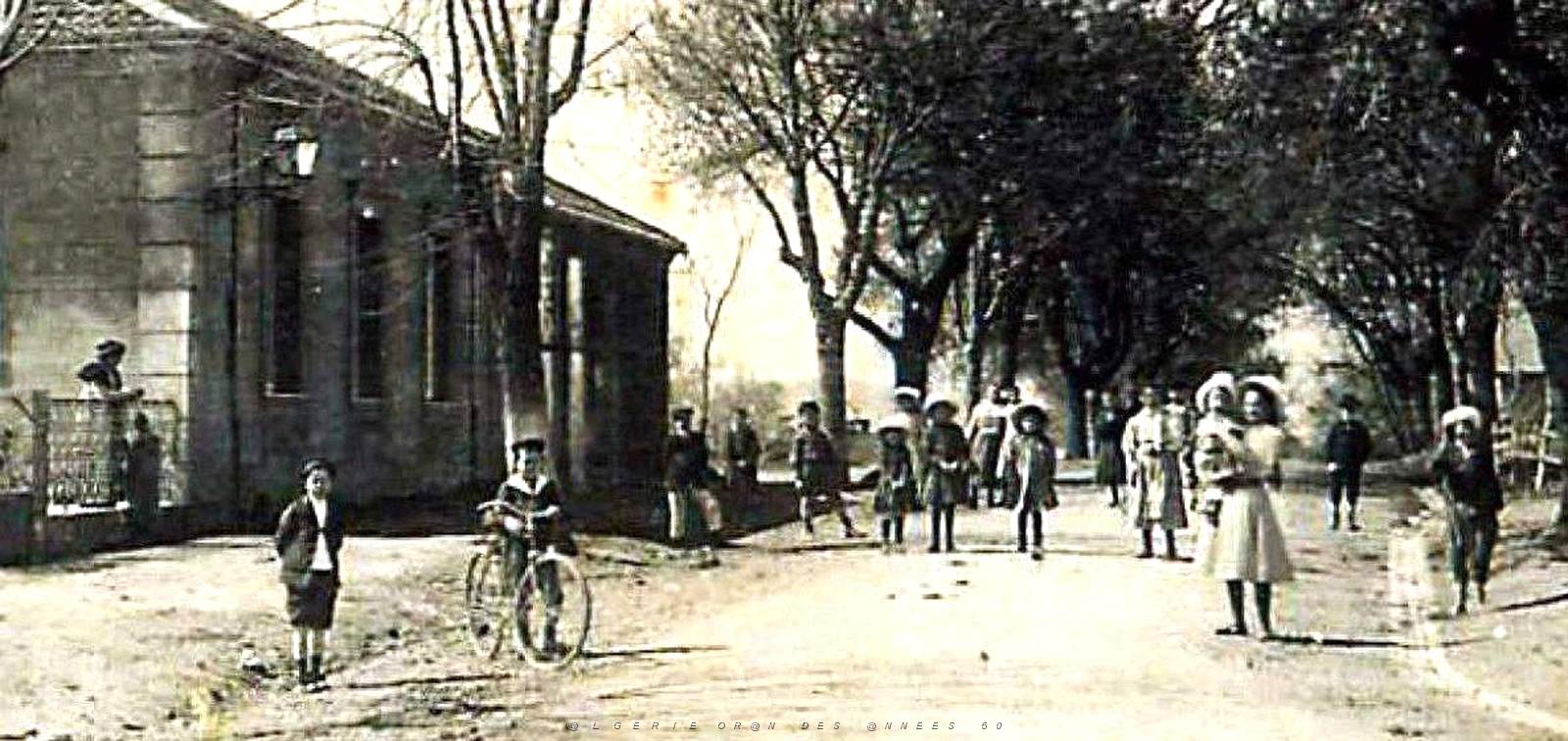 2090- Damiette - Entree du Village2 - 1914.jpg